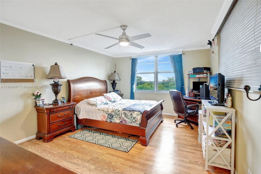 待售: $220,000 (2 贝兹, 2 浴室, 1140 平方英尺)