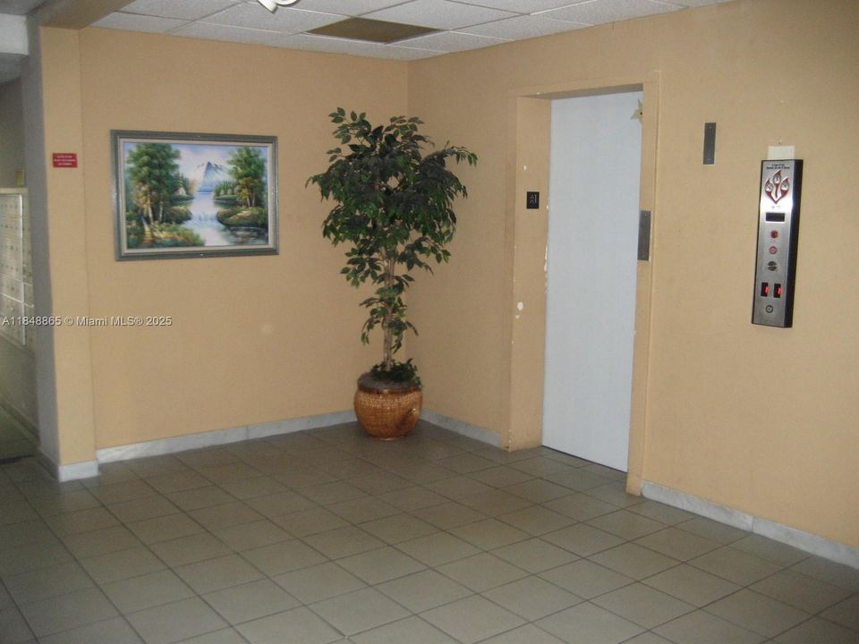 最近租的: $2,050 (1 贝兹, 1 浴室, 726 平方英尺)