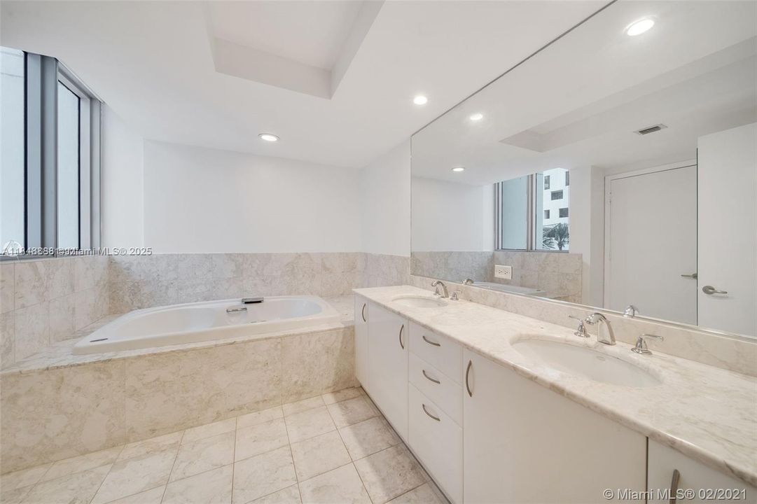 En Venta: $1,149,000 (2 camas, 2 baños, 1460 Pies cuadrados)