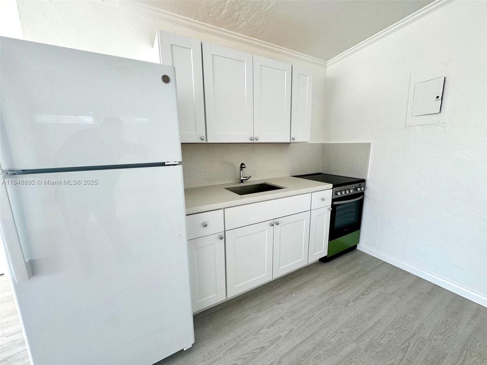 最近租的: $1,800 (1 贝兹, 1 浴室, 550 平方英尺)