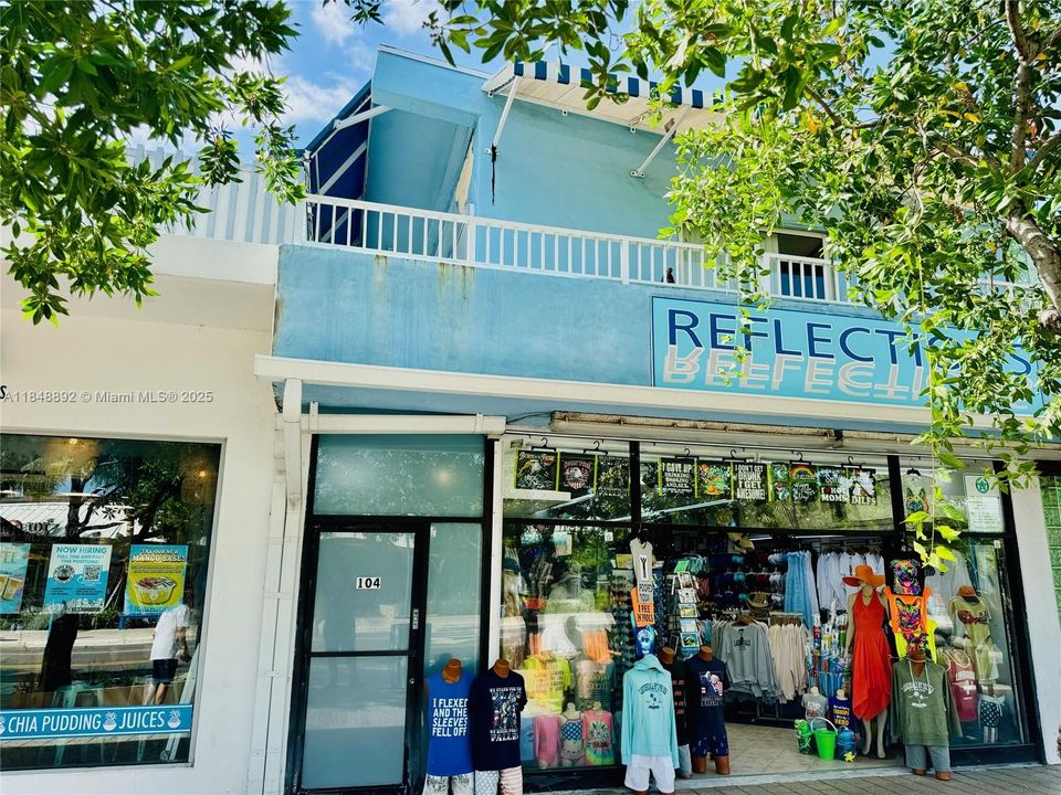 最近租的: $1,800 (1 贝兹, 1 浴室, 550 平方英尺)