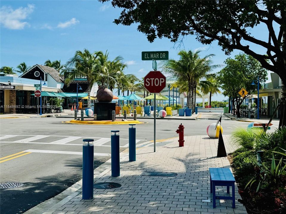 最近租的: $1,800 (1 贝兹, 1 浴室, 550 平方英尺)