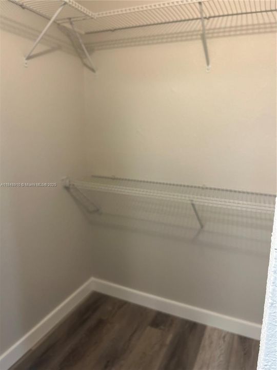 Под контрактом: $1,799 (1 спален, 1 ванн, 870 Квадратных фут)