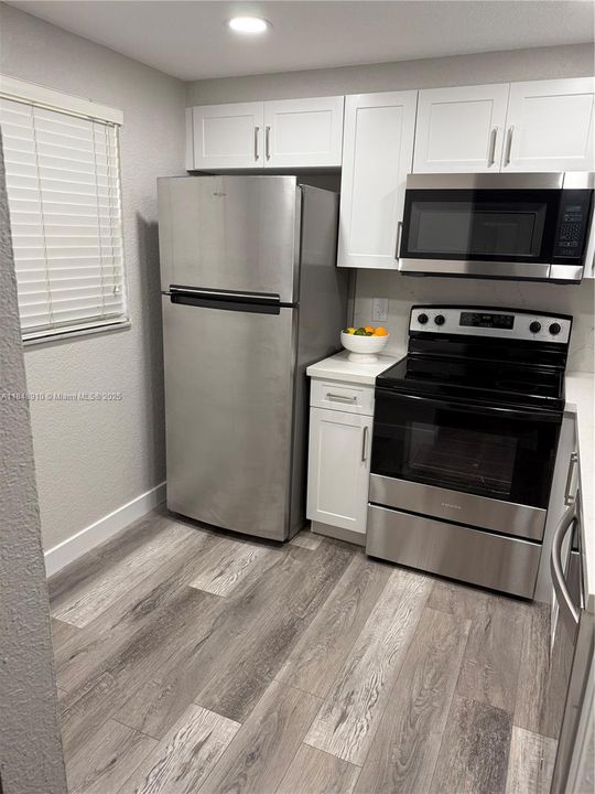 Под контрактом: $1,799 (1 спален, 1 ванн, 870 Квадратных фут)