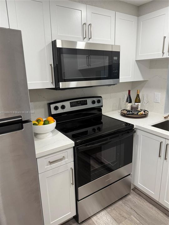 Под контрактом: $1,799 (1 спален, 1 ванн, 870 Квадратных фут)