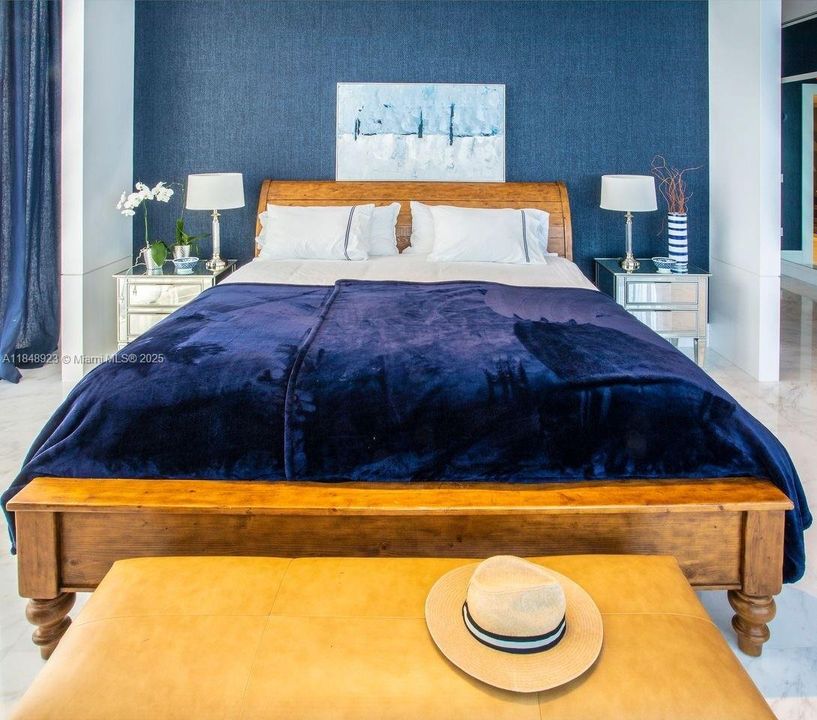 For Sale: $5,500,000 (3 beds, 3 baths, 3195 Square Feet)