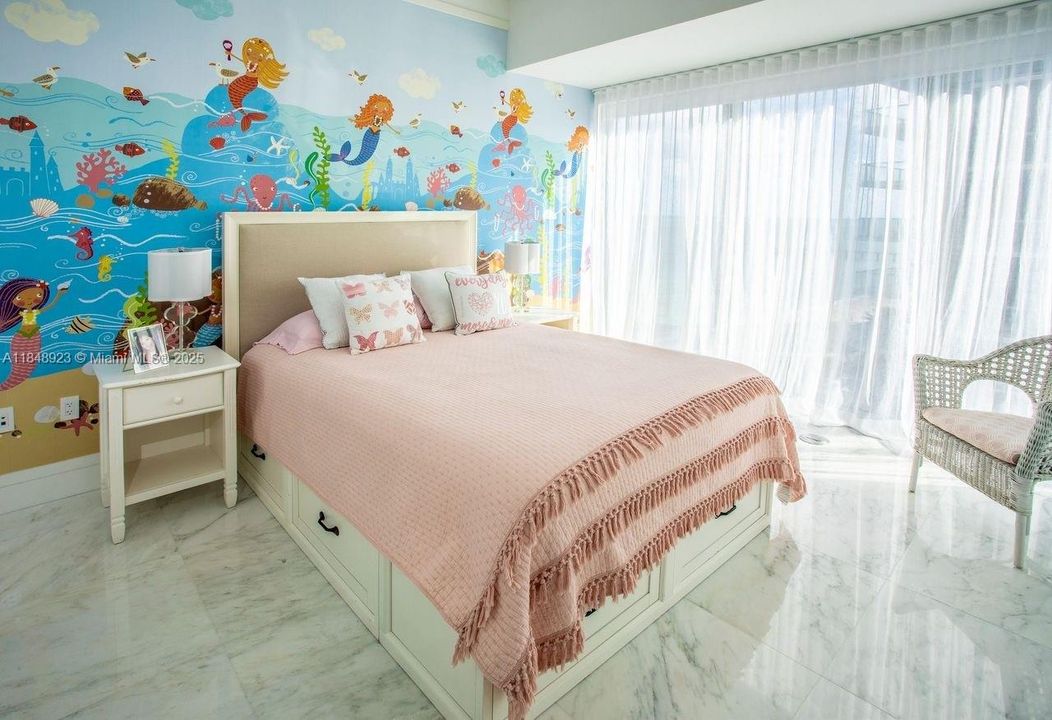 For Sale: $5,500,000 (3 beds, 3 baths, 3195 Square Feet)