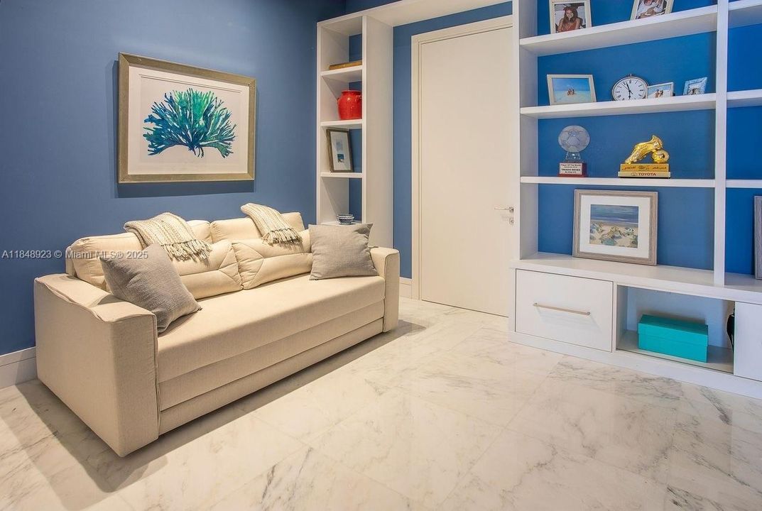 For Sale: $5,500,000 (3 beds, 3 baths, 3195 Square Feet)