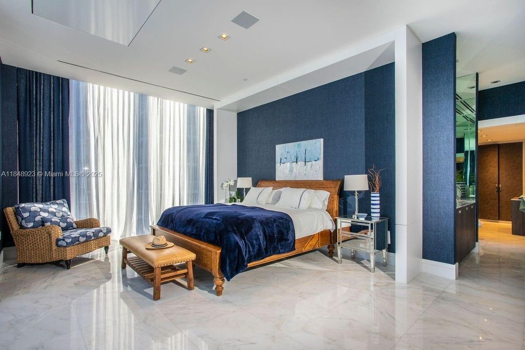 For Sale: $5,500,000 (3 beds, 3 baths, 3195 Square Feet)