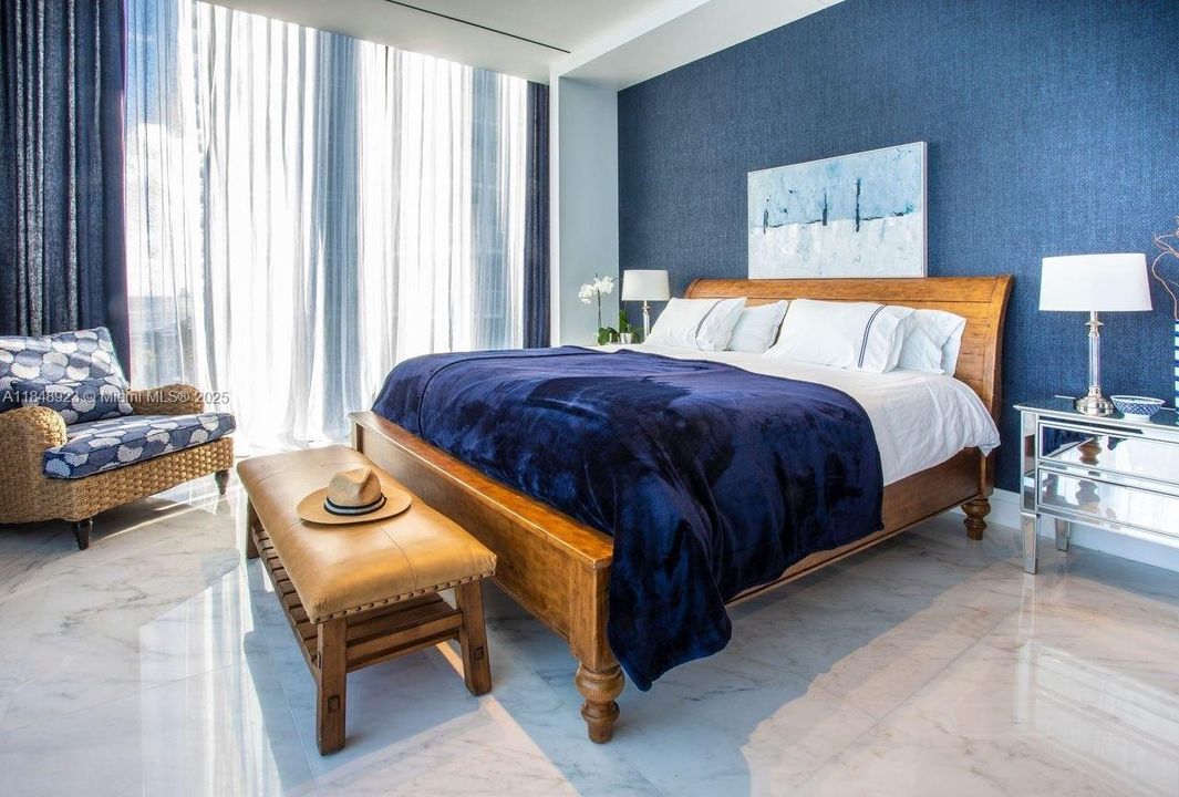 For Sale: $5,500,000 (3 beds, 3 baths, 3195 Square Feet)