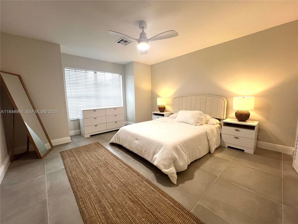 En Renta: $2,400 (3 camas, 2 baños, 1599 Pies cuadrados)