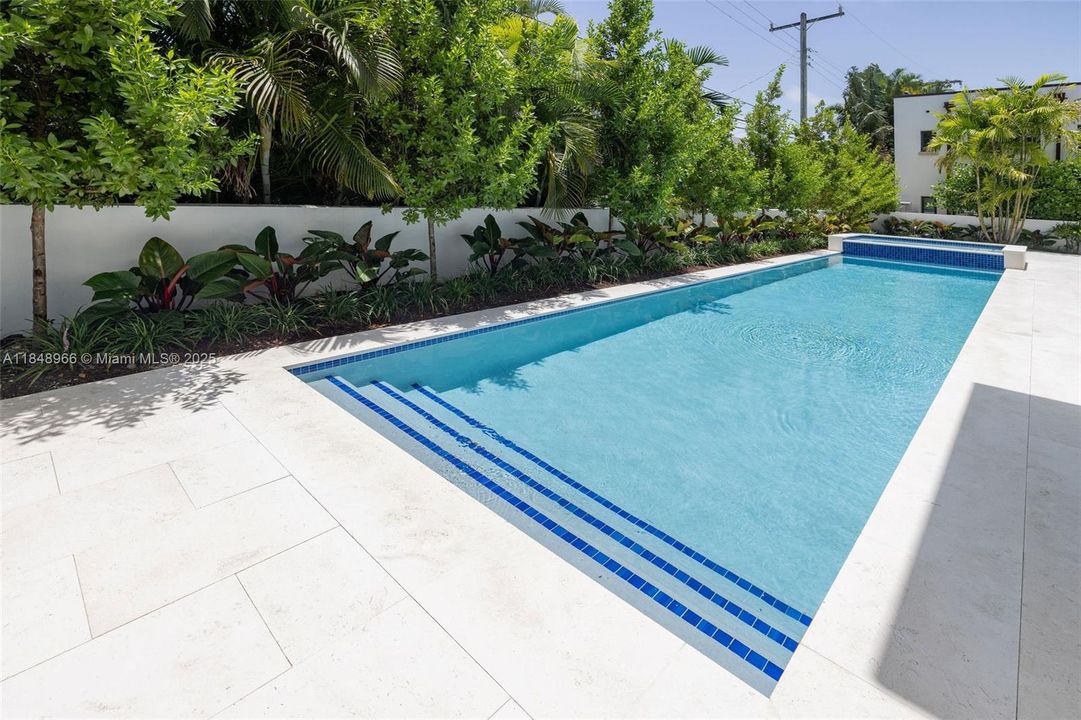 En Venta: $9,900,000 (4 camas, 3 baños, 4823 Pies cuadrados)