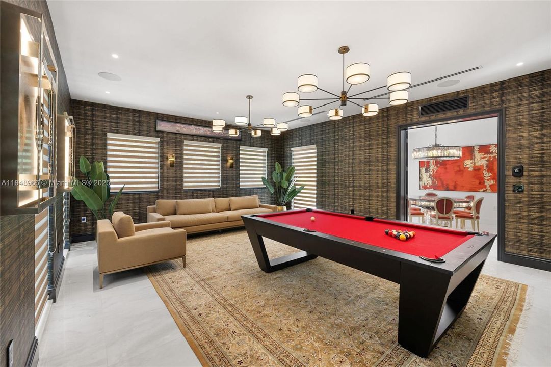 En Venta: $9,900,000 (4 camas, 3 baños, 4823 Pies cuadrados)