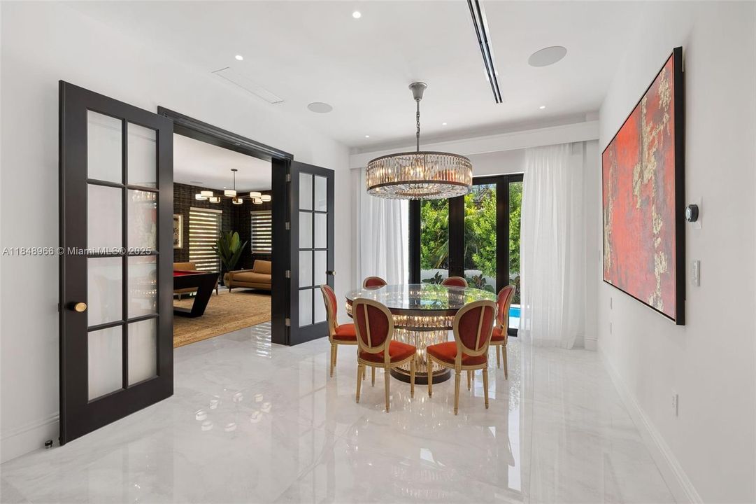 En Venta: $9,900,000 (4 camas, 3 baños, 4823 Pies cuadrados)