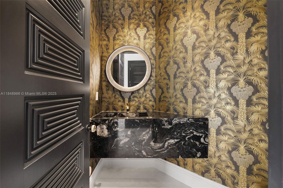 En Venta: $9,900,000 (4 camas, 3 baños, 4823 Pies cuadrados)