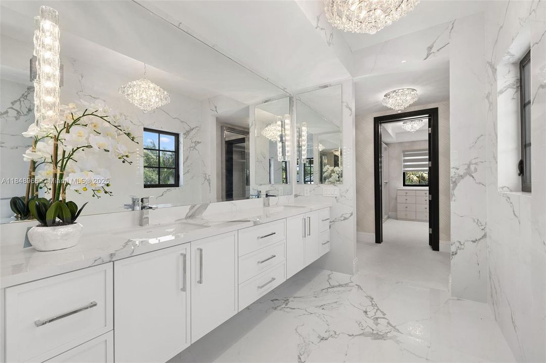 En Venta: $9,900,000 (4 camas, 3 baños, 4823 Pies cuadrados)