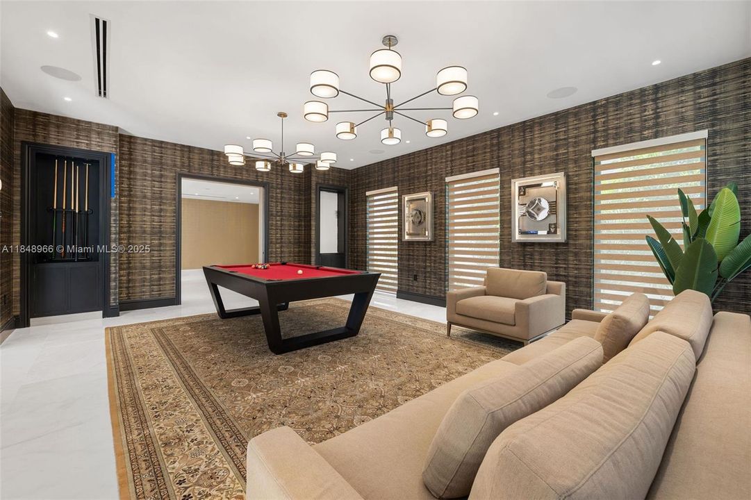 En Venta: $9,900,000 (4 camas, 3 baños, 4823 Pies cuadrados)