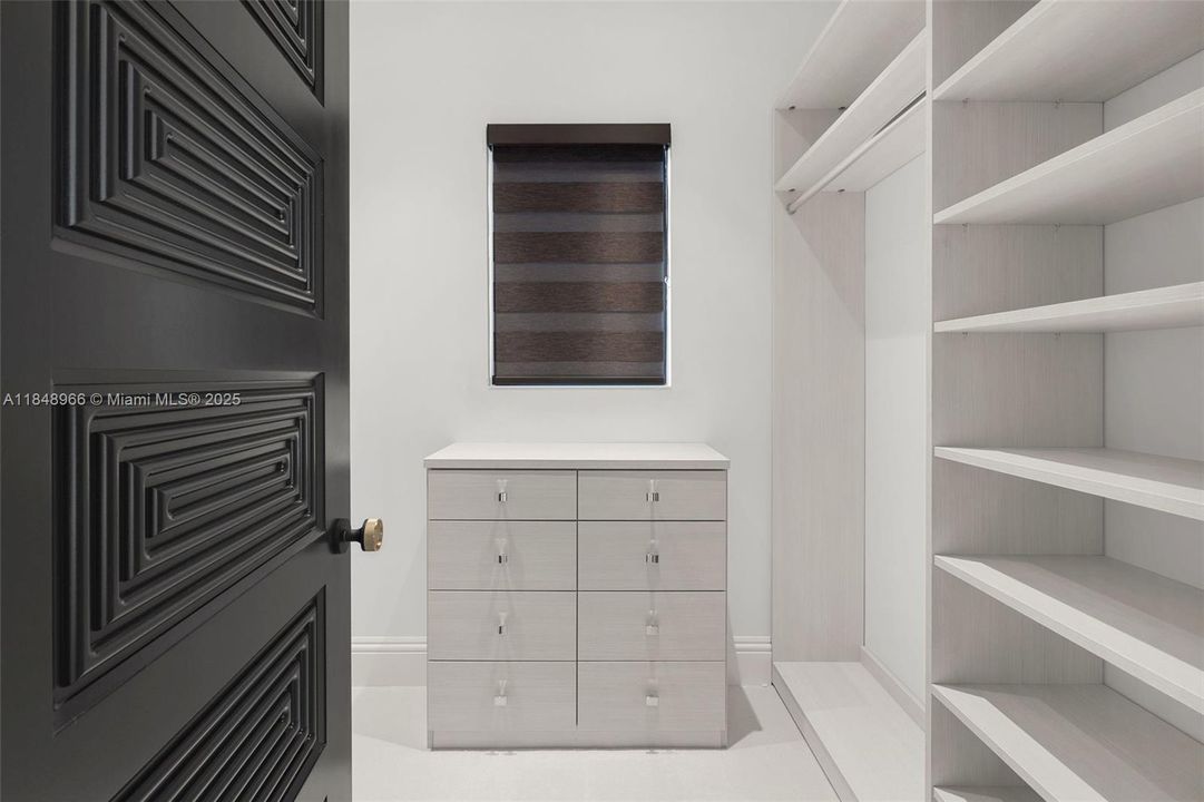 En Venta: $9,900,000 (4 camas, 3 baños, 4823 Pies cuadrados)