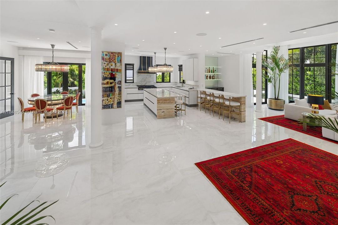 En Venta: $9,900,000 (4 camas, 3 baños, 4823 Pies cuadrados)