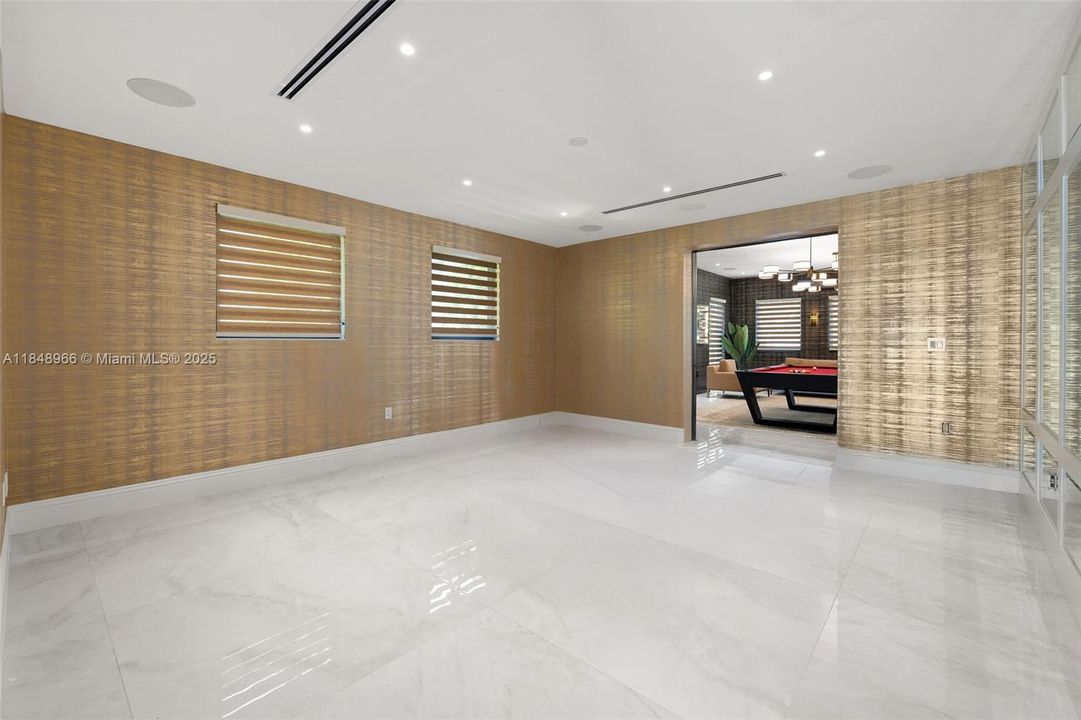 En Venta: $9,900,000 (4 camas, 3 baños, 4823 Pies cuadrados)