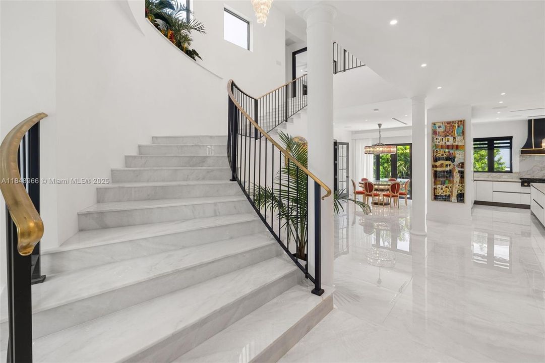 En Venta: $9,900,000 (4 camas, 3 baños, 4823 Pies cuadrados)