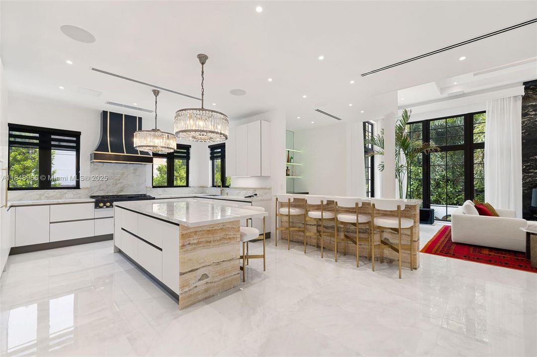 En Venta: $9,900,000 (4 camas, 3 baños, 4823 Pies cuadrados)