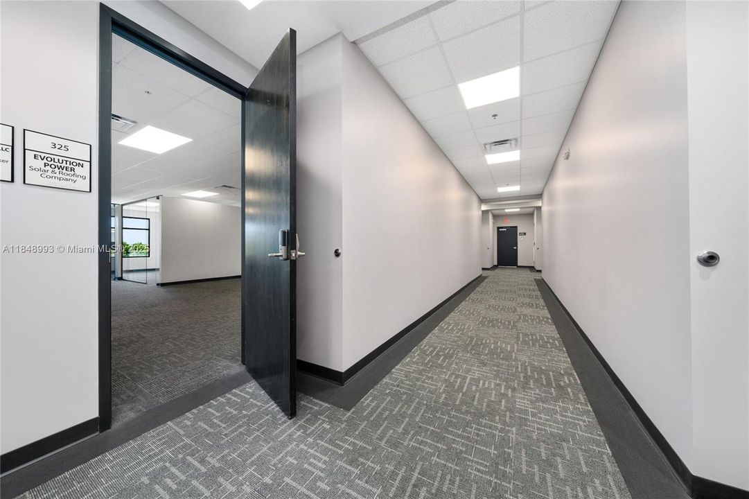 Active With Contract: $2,950 (0 beds, 0 baths, 0 Square Feet)