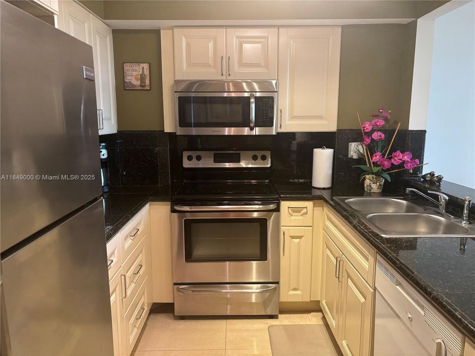 Recientemente alquilado: $2,285 (1 camas, 1 baños, 700 Pies cuadrados)