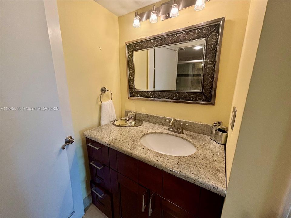 Recientemente alquilado: $2,285 (1 camas, 1 baños, 700 Pies cuadrados)