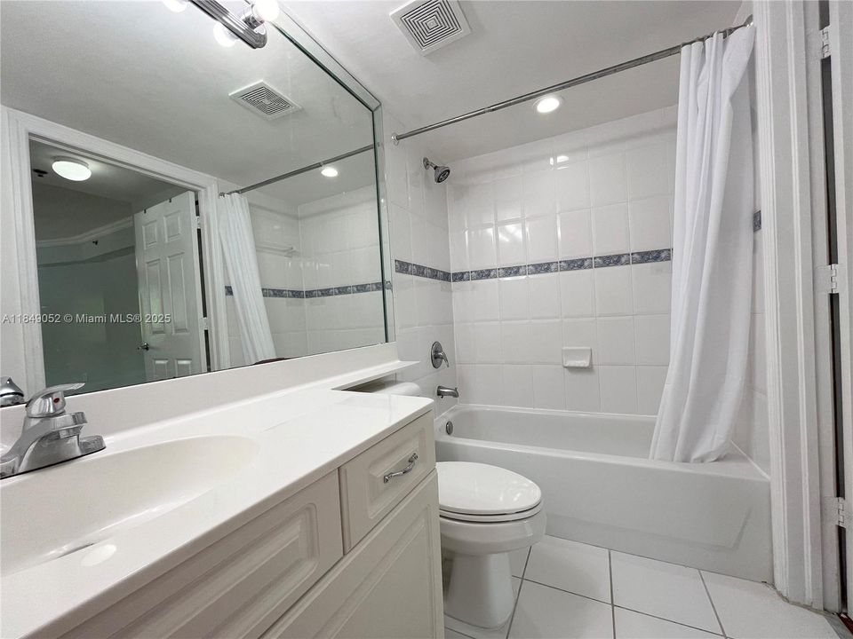En Venta: $249,500 (2 camas, 2 baños, 865 Pies cuadrados)