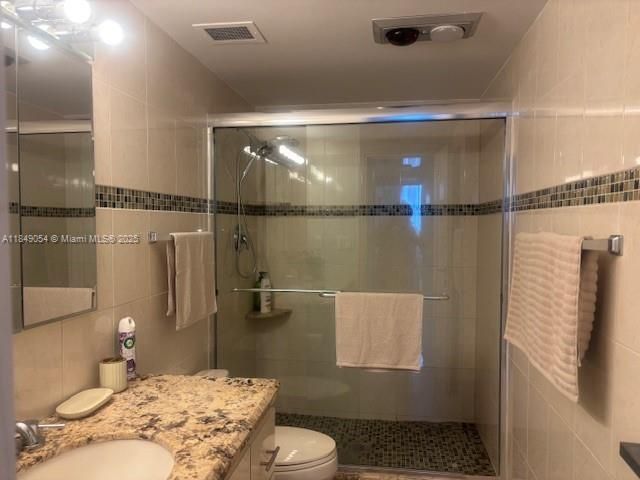 For Rent: $3,495 (2 beds, 2 baths, 1240 Square Feet)