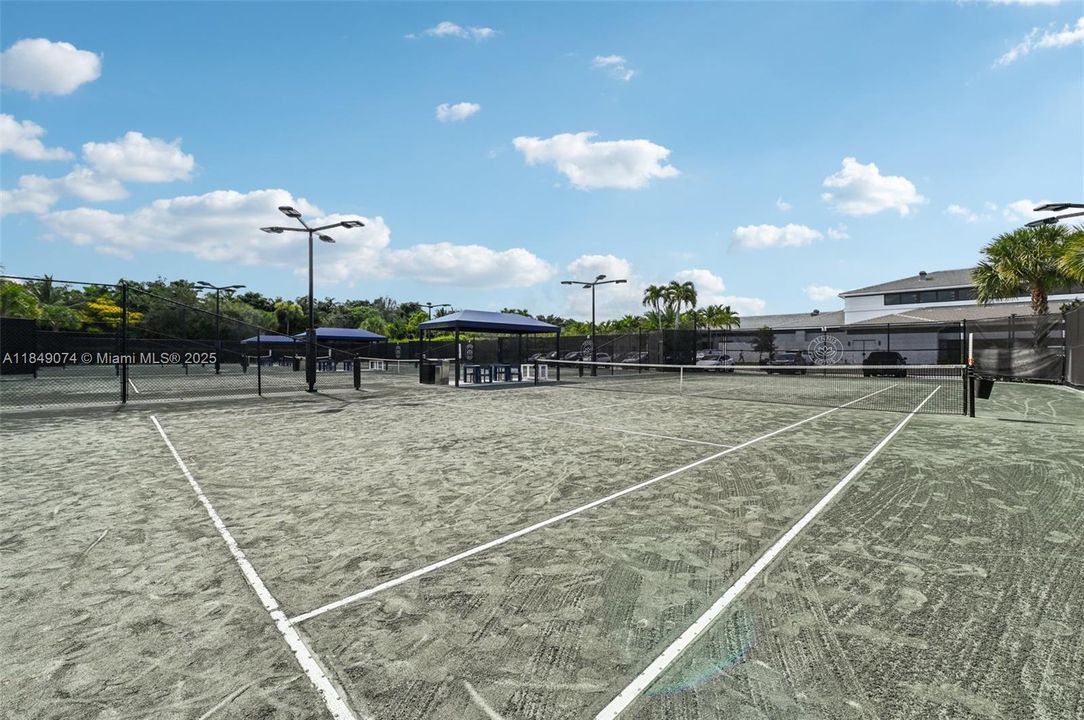 Недавно продано: $2,999,000 (5 спален, 5 ванн, 5330 Квадратных фут)