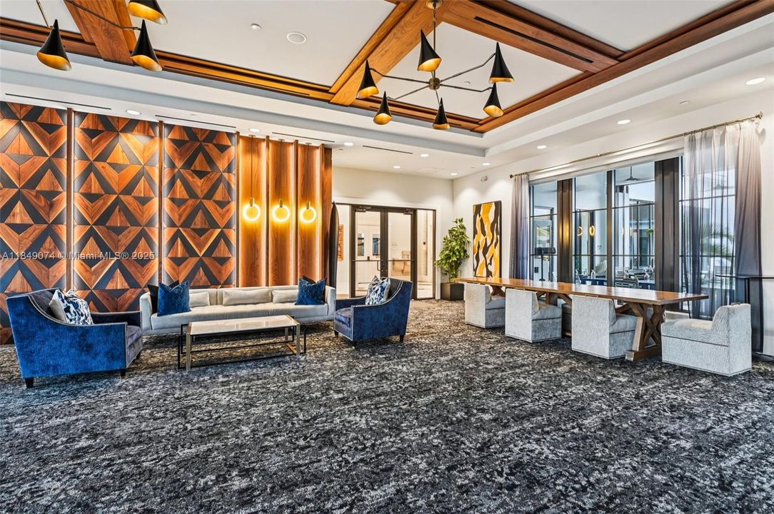 Недавно продано: $2,999,000 (5 спален, 5 ванн, 5330 Квадратных фут)