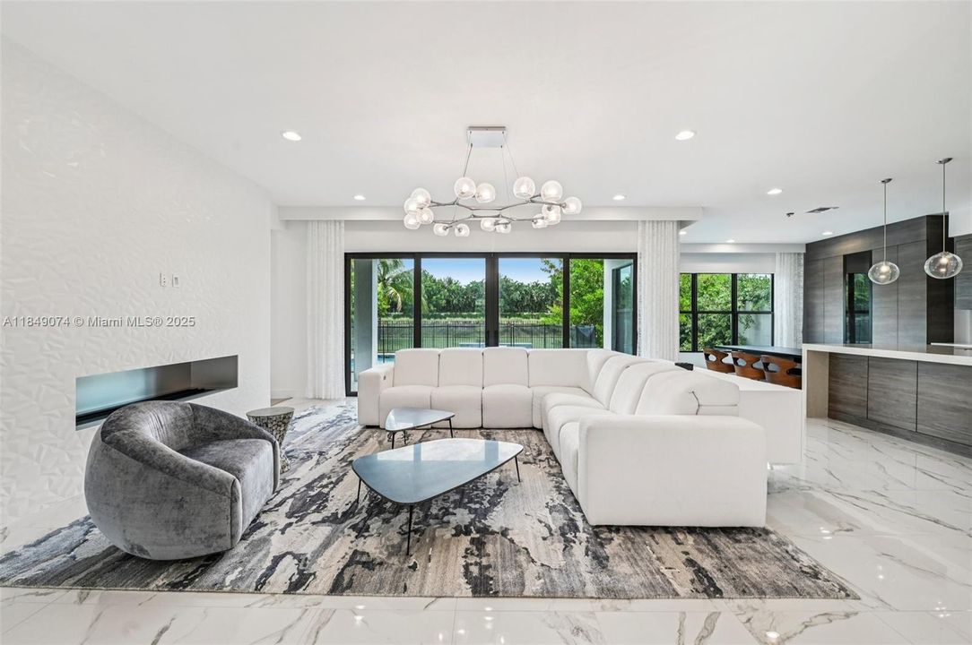 Недавно продано: $2,999,000 (5 спален, 5 ванн, 5330 Квадратных фут)