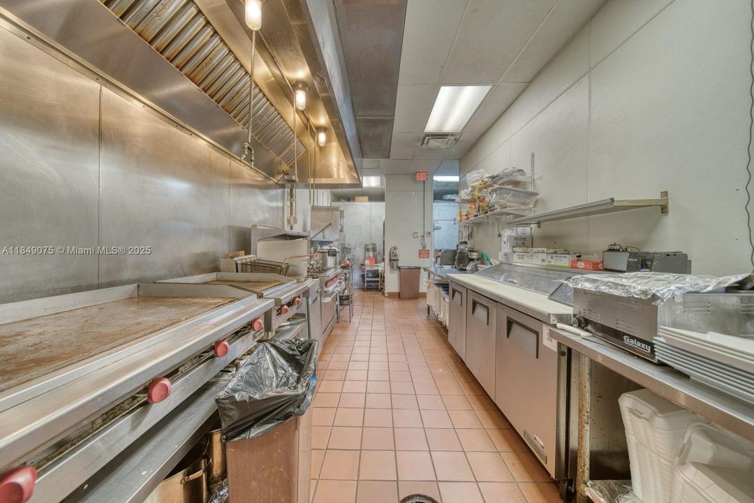 Под контрактом: $99,000 (0 спален, 0 ванн, 0 Квадратных фут)