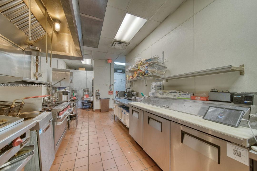 Под контрактом: $99,000 (0 спален, 0 ванн, 0 Квадратных фут)