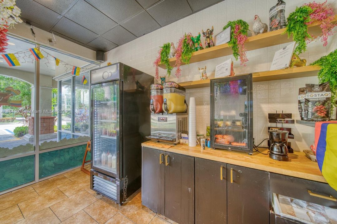 Под контрактом: $99,000 (0 спален, 0 ванн, 0 Квадратных фут)