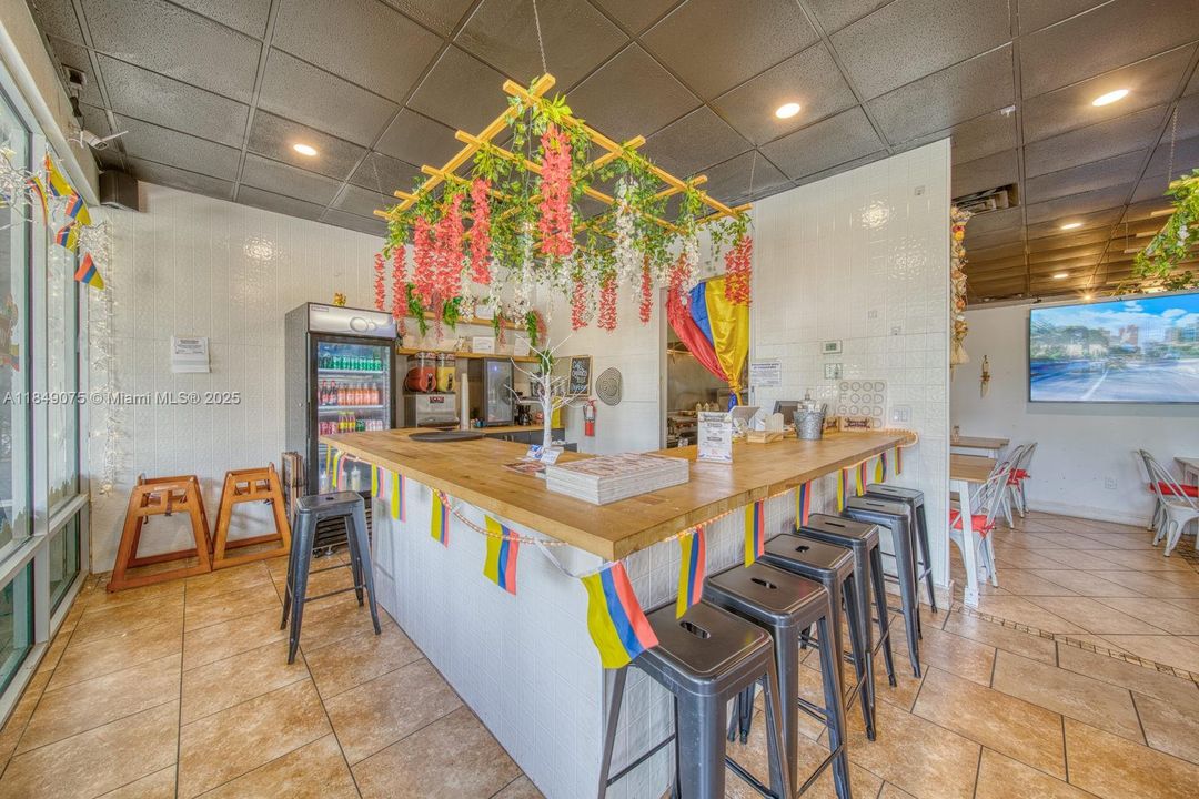 Под контрактом: $99,000 (0 спален, 0 ванн, 0 Квадратных фут)