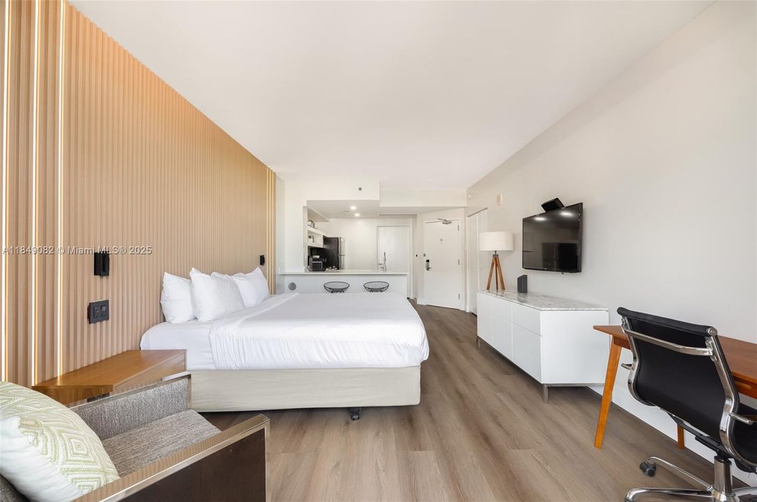 待售: $688,700 (1 贝兹, 2 浴室, 767 平方英尺)