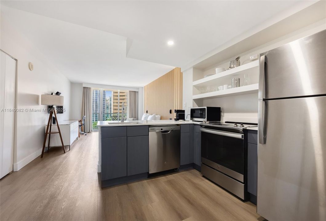 待售: $688,700 (1 贝兹, 2 浴室, 767 平方英尺)