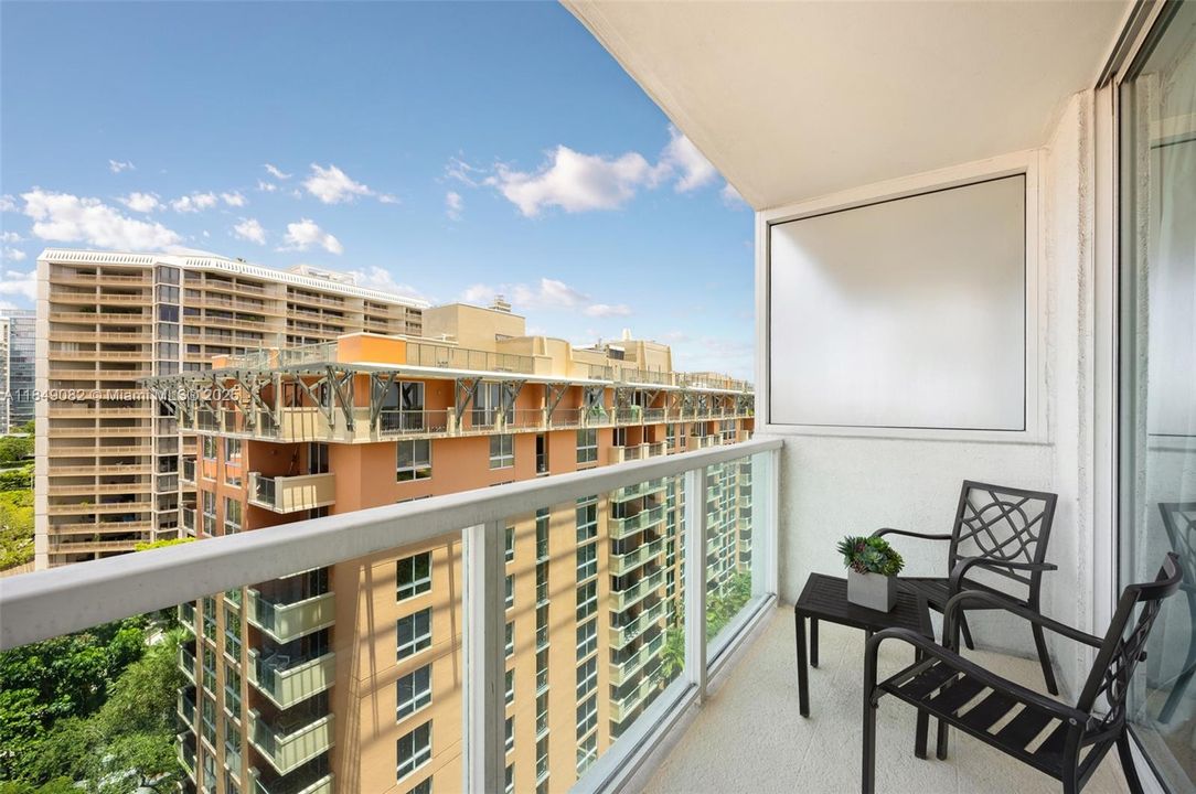 待售: $688,700 (1 贝兹, 2 浴室, 767 平方英尺)