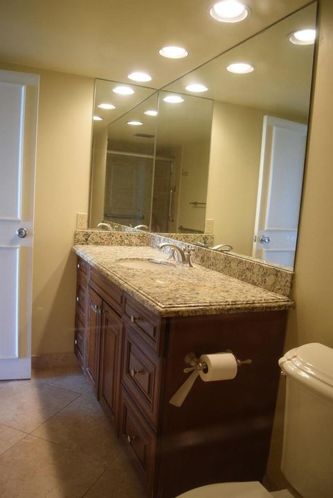 interior master bath (1)