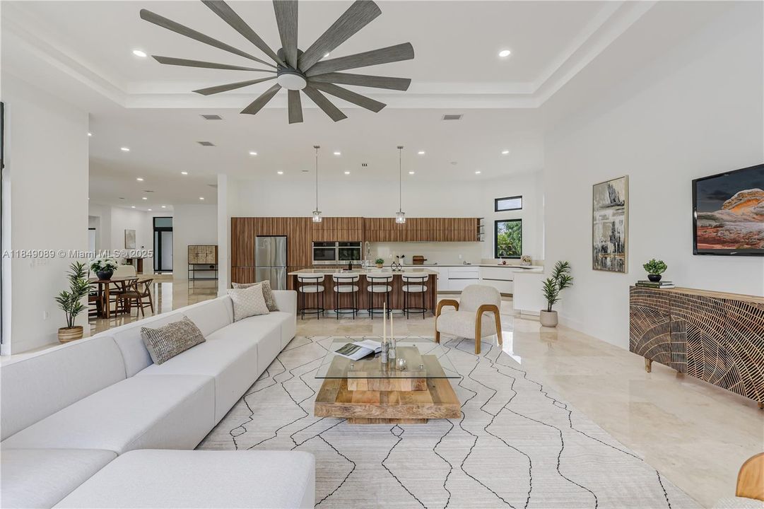 待售: $3,850,000 (7 贝兹, 8 浴室, 5027 平方英尺)