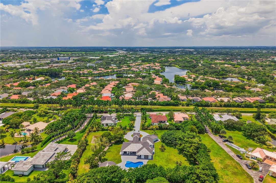 待售: $3,850,000 (7 贝兹, 8 浴室, 5027 平方英尺)