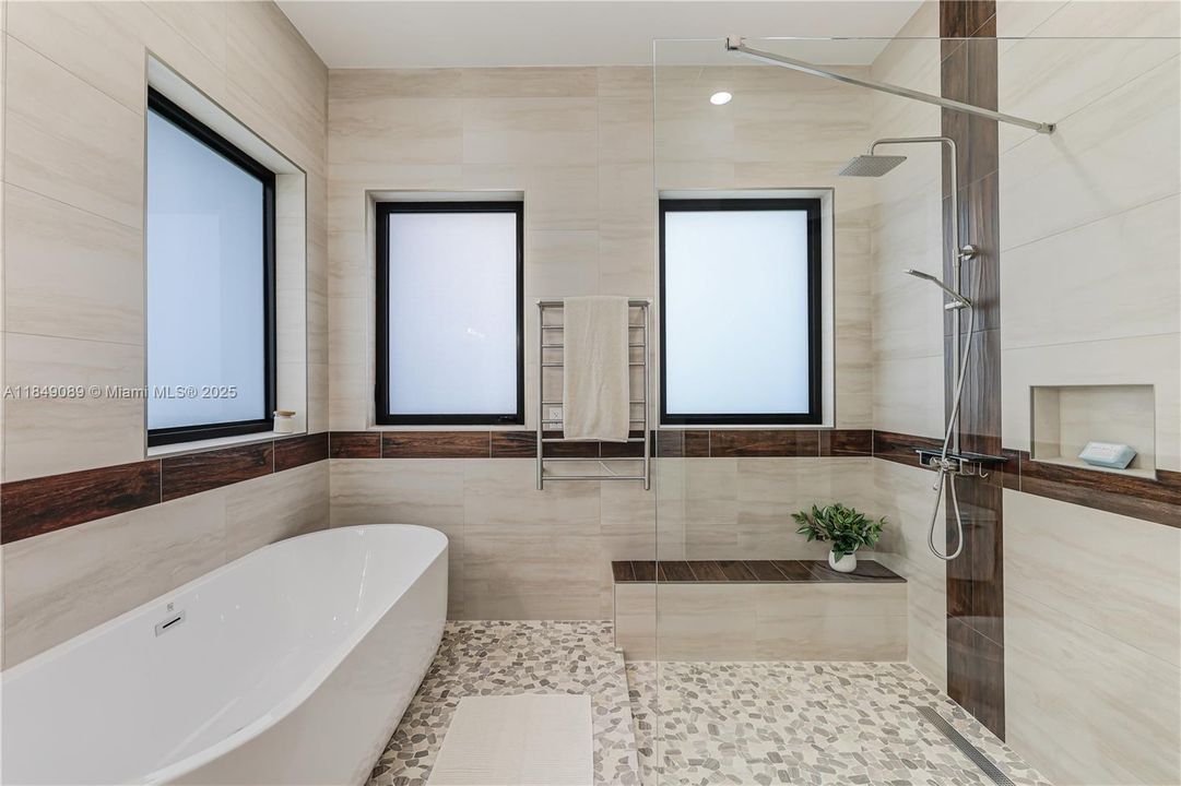 待售: $3,850,000 (7 贝兹, 8 浴室, 5027 平方英尺)