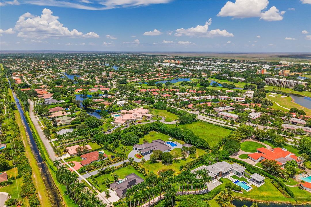 待售: $3,850,000 (7 贝兹, 8 浴室, 5027 平方英尺)