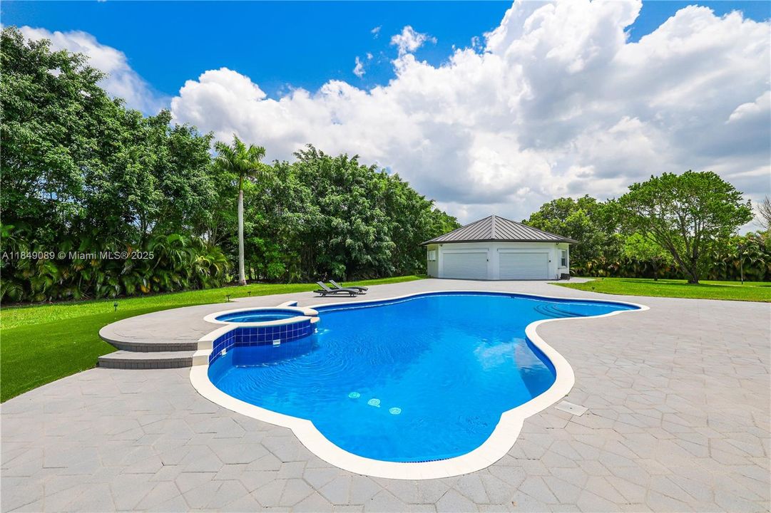 待售: $3,850,000 (7 贝兹, 8 浴室, 5027 平方英尺)