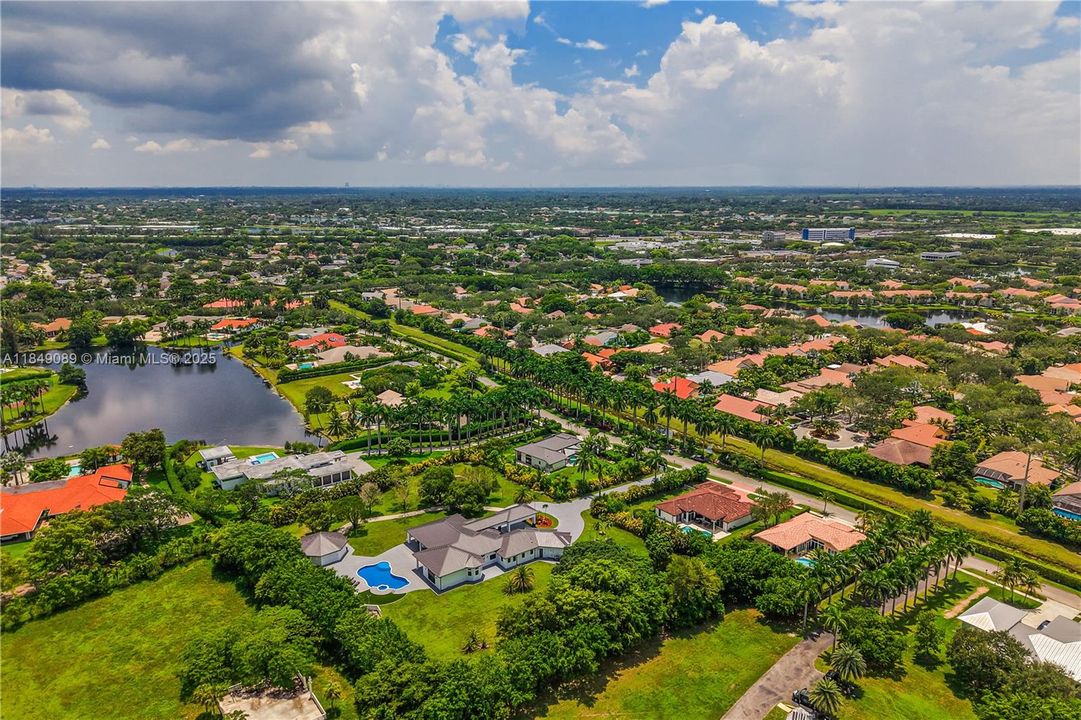 待售: $3,850,000 (7 贝兹, 8 浴室, 5027 平方英尺)