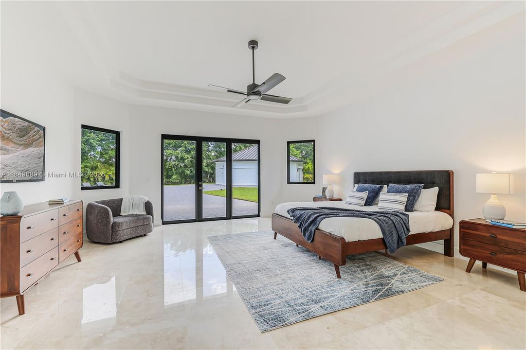 待售: $3,850,000 (7 贝兹, 8 浴室, 5027 平方英尺)