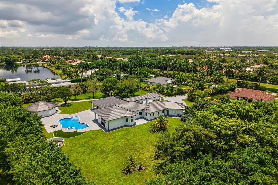 待售: $3,850,000 (7 贝兹, 8 浴室, 5027 平方英尺)